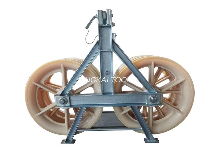 Tandem Stringing Blocks For Stringing Two And Three Bundled Conductor Lines