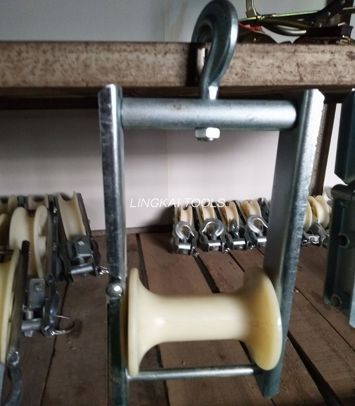 Nylon Roller Aerial Cable Conductor Stringing Blocks 5 KN Galvanzied Frame