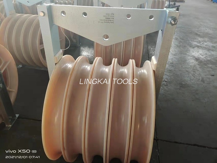 822mm Large Diameter Transmission Overhead Cable Roller Nylon Sheave Block Pulley With Three Wheels